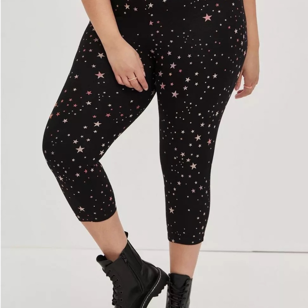 Torrid Black Star Print Capri Leggings